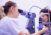 Rząd Ontario chce negocjować z optometrystami