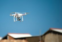 Policyjny dron zderzył się z samolotem w pobliżu lotniska