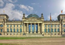 Zbrodnia dzieli Niemców