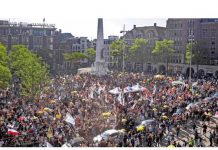 „Urodzeni by być wolnymi”. Wielka demonstracja w Amsterdamie