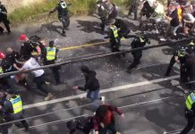 W Melbourne zamieszki, lockdown tylko dla niezaszczepionych