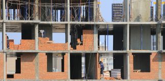 Kumor: Misyjność murarzy świata