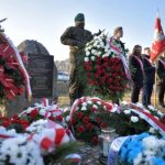 Polak podał Żydom wodę i zginął. Jego upamiętnienie to “rewizjonizm” Holocaustu uważa Grabowski