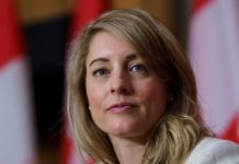 Minister SZ Kanady na Ukrainie