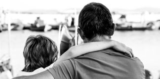 Niezaszczepiony ojciec nie może się spotykać z synem