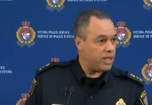 Policja w Ottawie wprowadza „strategię natarcia i powstrzymania” w celu zwalczenia protestu truckerów