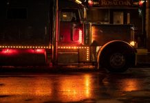 Przedarł się przez policyjną blokadę w Surrey