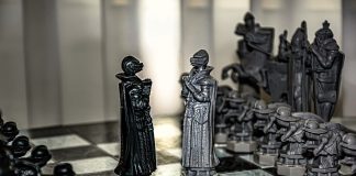 Farmus: Negocjacje w toku – ale rozejmu nie ma