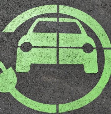 Rząd federalny formalnie uchyla kontrowersyjny mandat sprzedaży pojazdów elektrycznych. Nowe normy emisji wciąż niegotowe