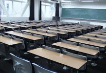 Uniwersytet w Waterloo wyrzucił niezaszczepionych