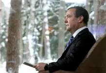 Miedwiediew sugeruje możliwość przesunięcia granic Polski