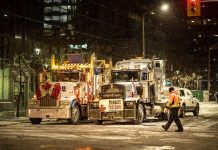 Policja z Ottawy autoryzowała parkingi Konwoju Wolności