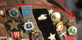 Ligęza: Czerwone, czarne, spróchniałe