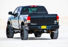 Rząd Trudeau planuje nałożyć podatek na posiadaczy furgonetek i SUV-ów .