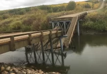 Wybudowali most, który zawalił się po kilku godzinach od otwarcia