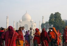 System kastowy przenosi się do Kanady