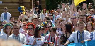 Kumor: Ukraińcy, nowy element gry o Polskę