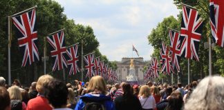 Farmus: Wolę być poddaną monarchy brytyjskiego niż…