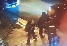 Czarnoskórzy policjanci pobili czarnoskórego przez rasizm