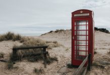 Deer Lake: “Telefon na wietrze” pomaga pogrążonym w żałobie