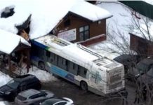 Laval: Wjechał autobusem w przedszkole, zabił dzieci