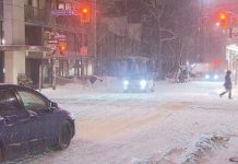 Śnieżna burza z piorunami nad Toronto