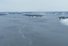 Policja wyłowiła 8 ciał, w tym dzieci, z St. Lawrence River