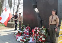 Uroczystości w rocznicę Katynia i Smoleńska w Toronto – fotorelacja