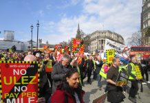 15- MINUTOWY LONDYN demonstracja przeciw restrykcjom dla pojazdów z napędem Diesla