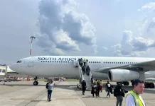 Samolot z delegacją państwową RPA przetrzymany w Warszawie