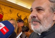 Ksiądz Isakowicz-Zaleski wyproszony przez policję z Pałacu Prymasowskiego