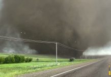 W Albercie tornado na Canada Day