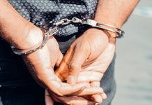 Właściciele sklepów z grzybami halucynogennymi nie boją się policji