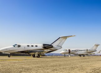 Kumor: Elit też mogłoby być mniej