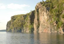 Zniszczono święte miejsce Indian w Bon Echo