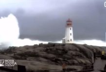 Co huragan, to nie ma prądu. Lee atakuje