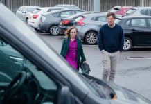 Tucker Carlson odwiedził Juliana Assange’a