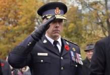 Coraz mniej Kanadyjczyków nosi maczki