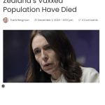 Sygnalista z Nowej Zelandii pokazuje statystykę zgonów po szczepieniu