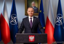 Prezydent wzywa rząd do przestrzegania demokracji