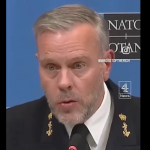 Admirał NATO: Obywatelu, musisz mieć latarkę i radio na baterie…