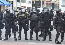 Tajny raport RCMP ostrzega przed zamieszkami: Koniec dobrobytu jest bliski