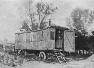 ROZENEK: Czy musimy być Polakami?