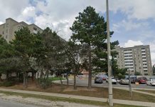 Wyeksmitowani z domu spokojnej starości w Mississaudze, teren sprzedany deweloperowi