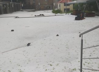 Nawałnica w Gnieznie Zalane ulice, urzędy, szkoła i sklepy