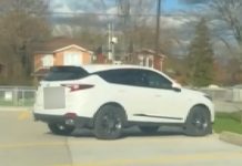 W obliczu bierności policji sami odzyskali skradziony samochód