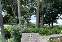 Nowa tablica informacyjna przed Pomnikiem Katyńskim – komunikat KPK OT