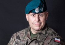 Polski generał odwołany z Kwatery Głównej NATO za zachowania “homofobiczne i rasistowskie”