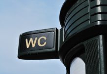 Koniec z toitoiami na budowach