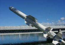 Fregata straciła kontakt z pociskiem